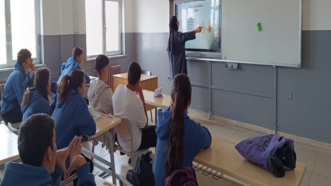 Okulumuzda Uyuz Hastalığı Bilgilendirme Eğitimi Düzenlendi 